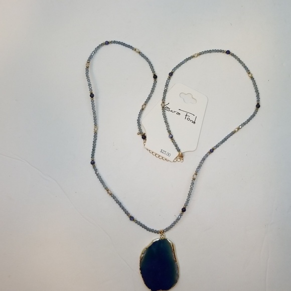 Blue slice stone necklace - Picture 3 of 7